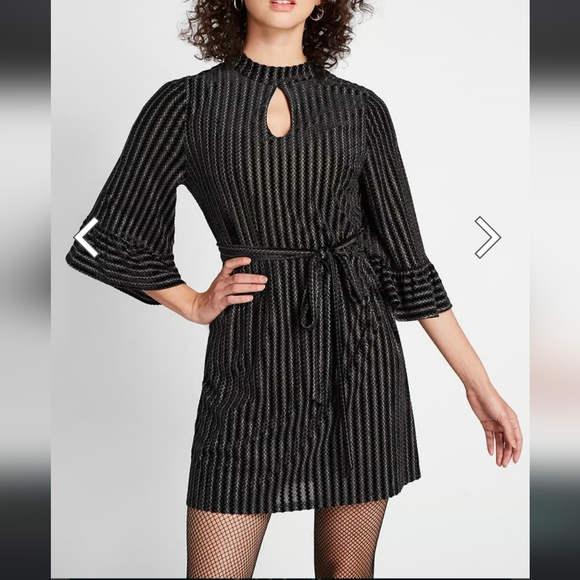 ModCloth Fab Feedback Mock Neck Dress/ Size  M - Picture 4 of 16